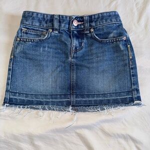 Girls Old Navy Blue Denim Mini Skirt. Size 7.